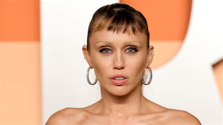 Kim Kardashian Is Unrecognizable With a Buzz Cut and Barely-There Eyebrows